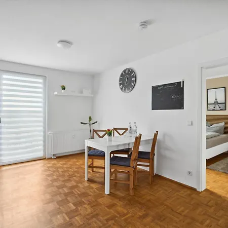 Larooms - Np61 - 2 - 4 Betten - Waschmaschine - Parkplatz - Balkon Merseburg